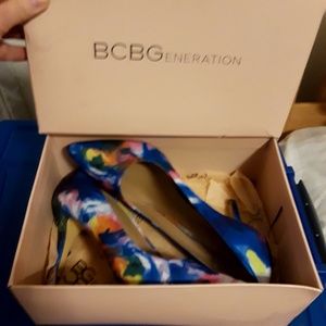 SPRING🌺 BCBG 9M Floral Fabric Pumps
